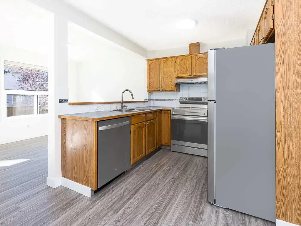 100 Catalina Circle NE