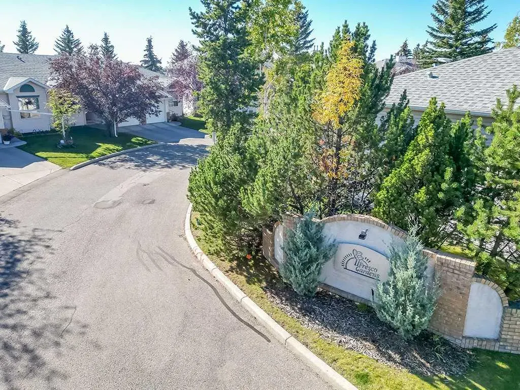 100 Catalina Circle NE