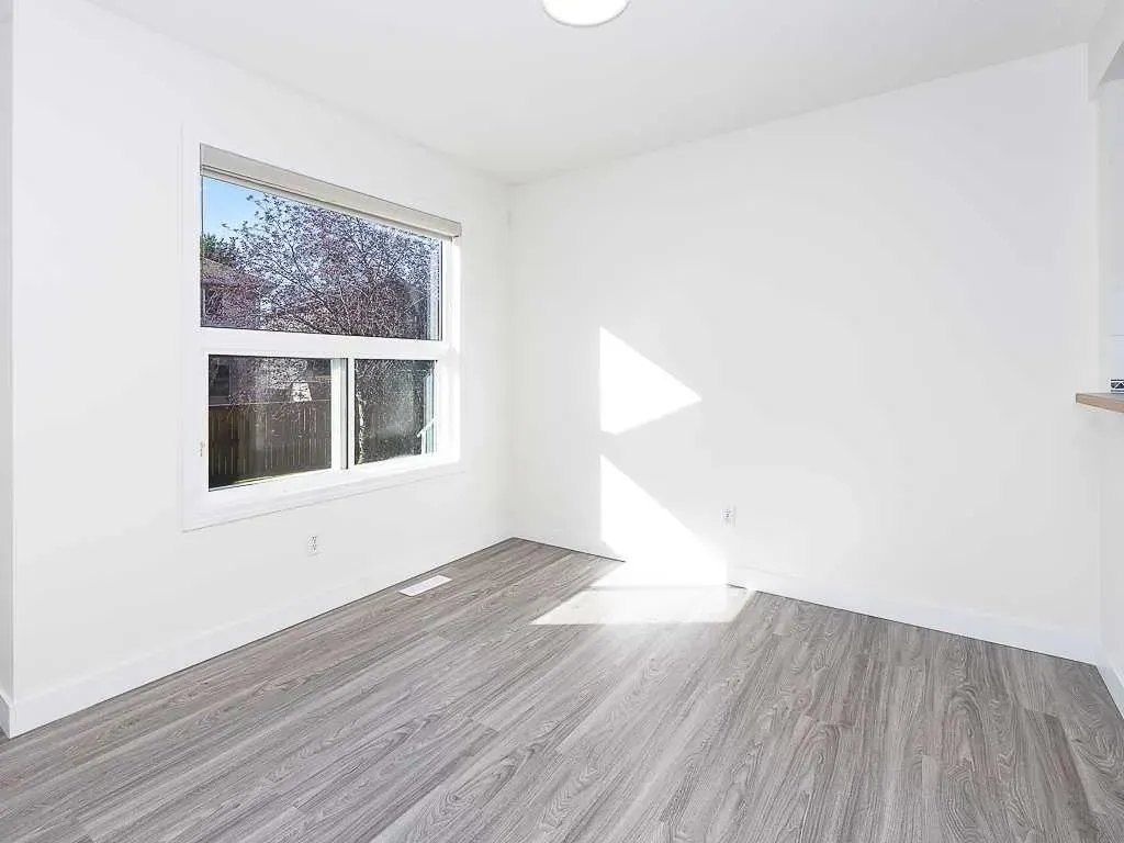 100 Catalina Circle NE
