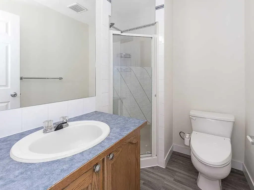 100 Catalina Circle NE