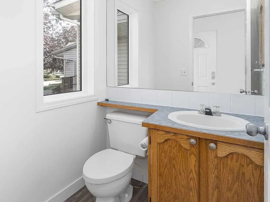 100 Catalina Circle NE