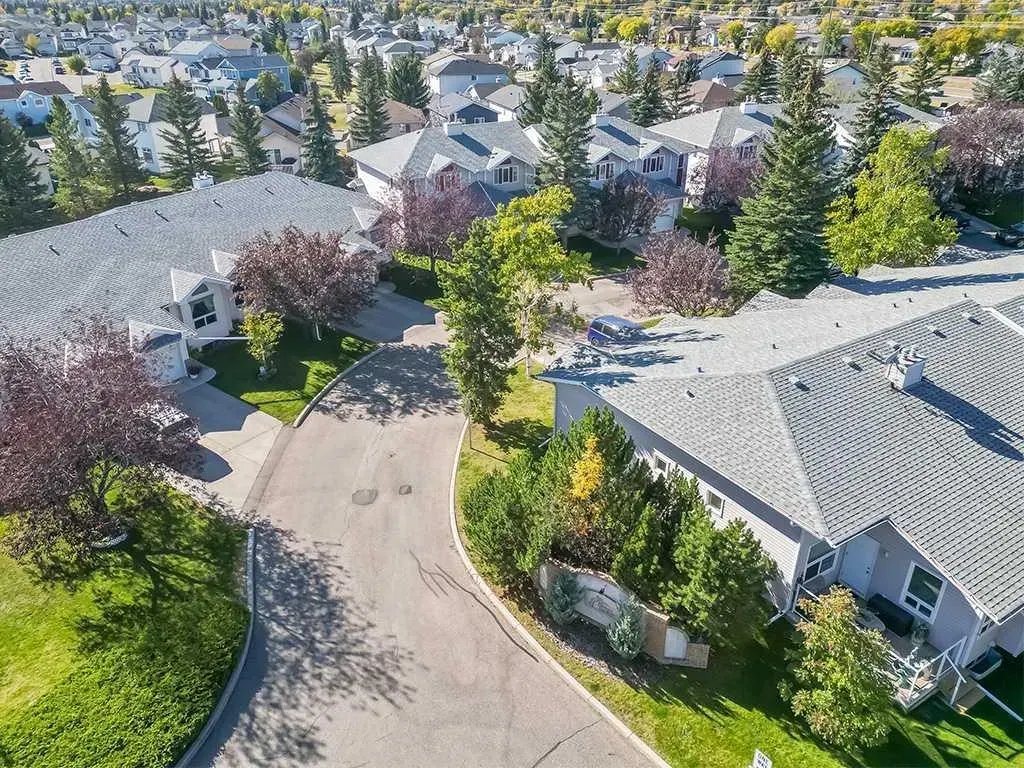 100 Catalina Circle NE