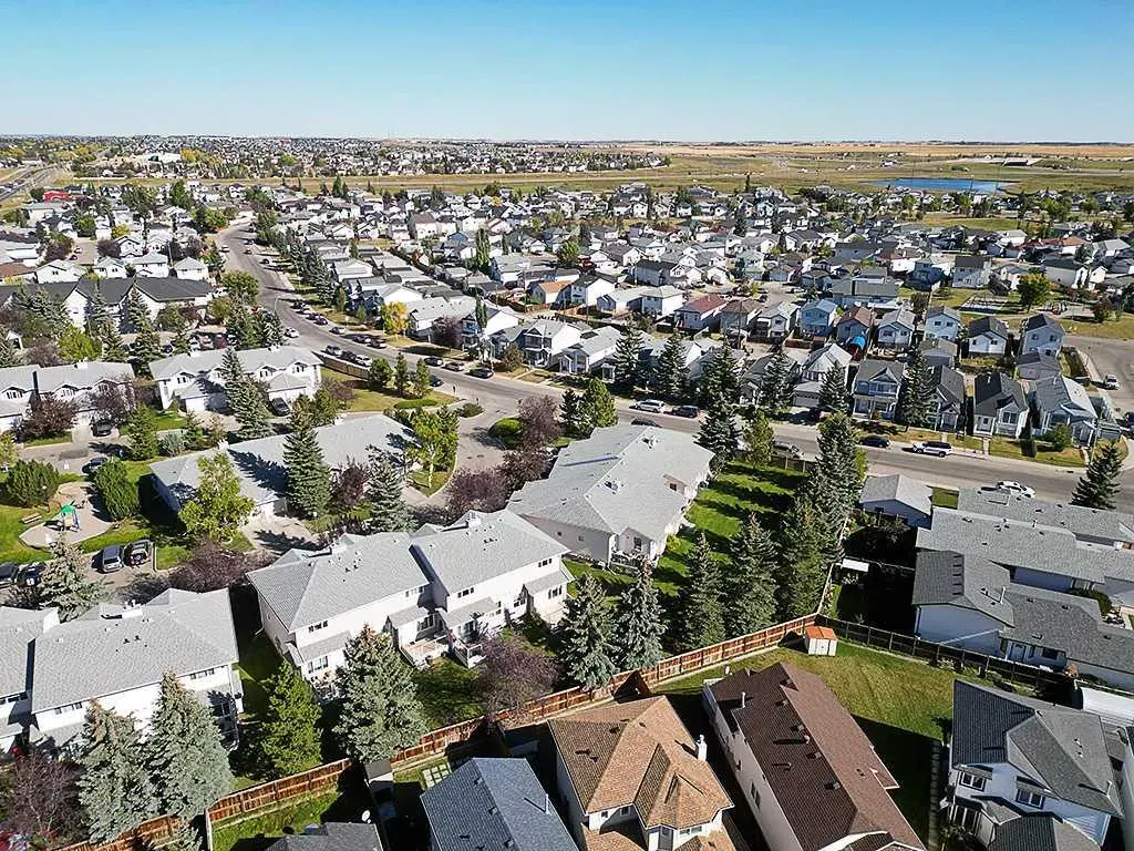 100 Catalina Circle NE