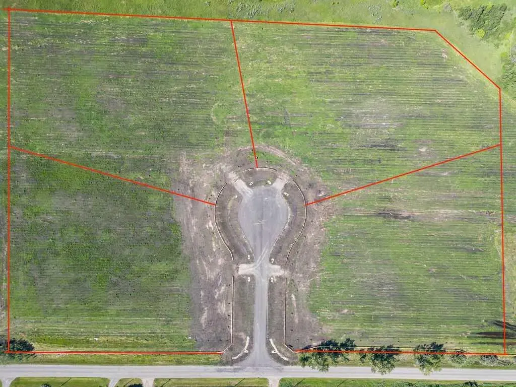 Lot 1 32 Street W