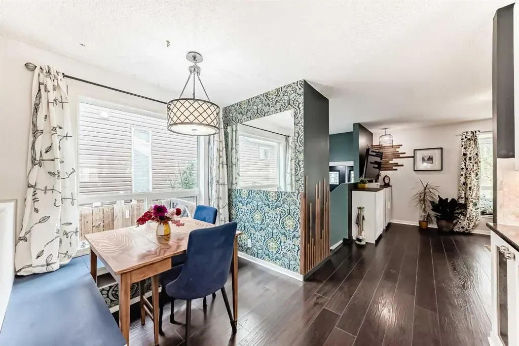 12 Taraglen Road NE