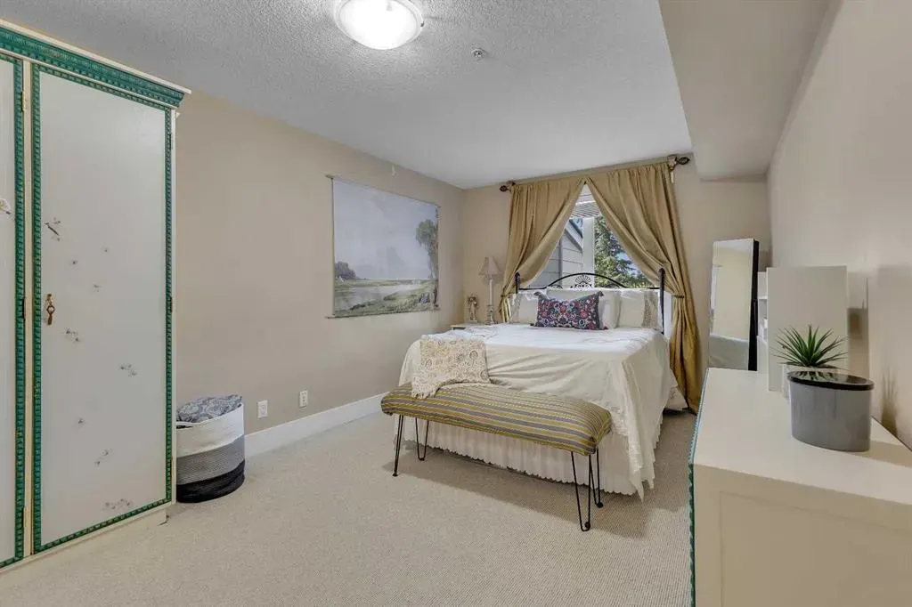 500 Rocky Vista Gardens NW, #126