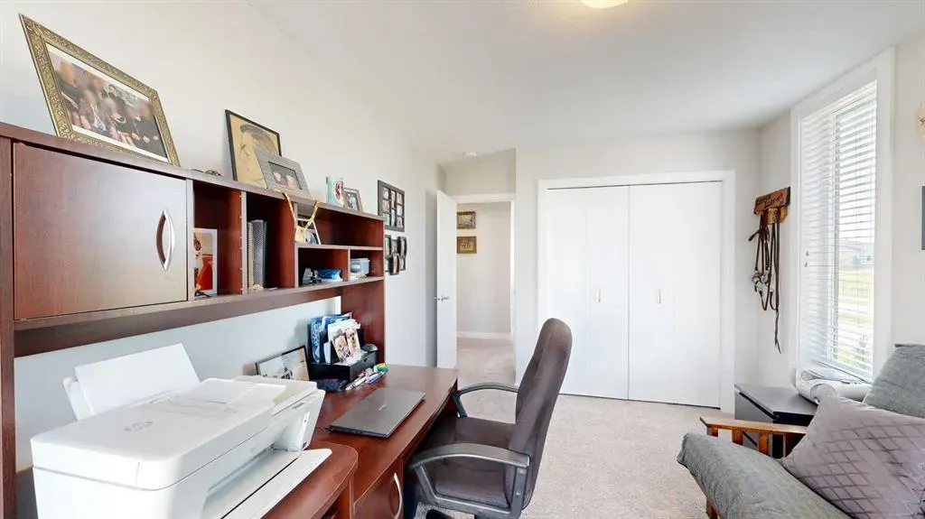 102 Drake Landing Wynd