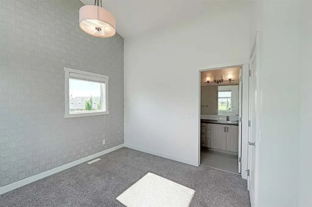 10 Walden Lane SE