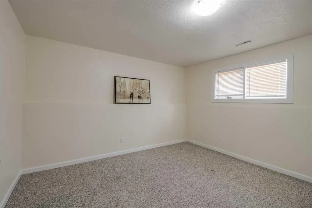 654 Columbia Boulevard W
