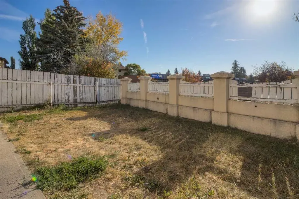 654 Columbia Boulevard W