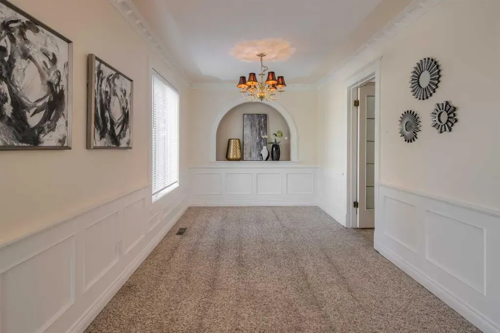 654 Columbia Boulevard W