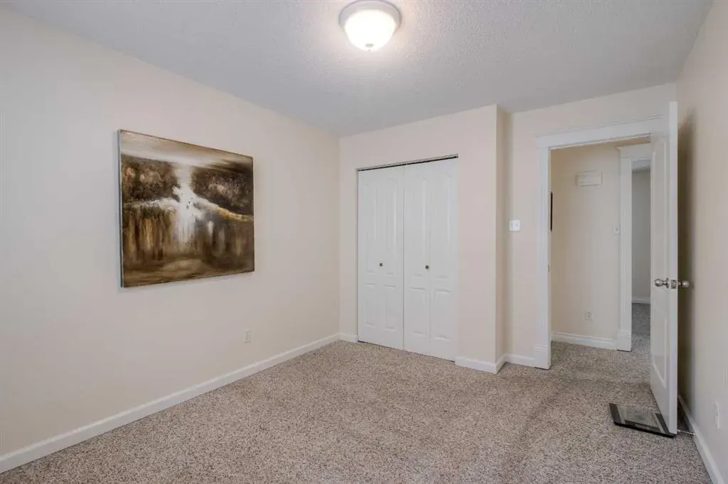 654 Columbia Boulevard W
