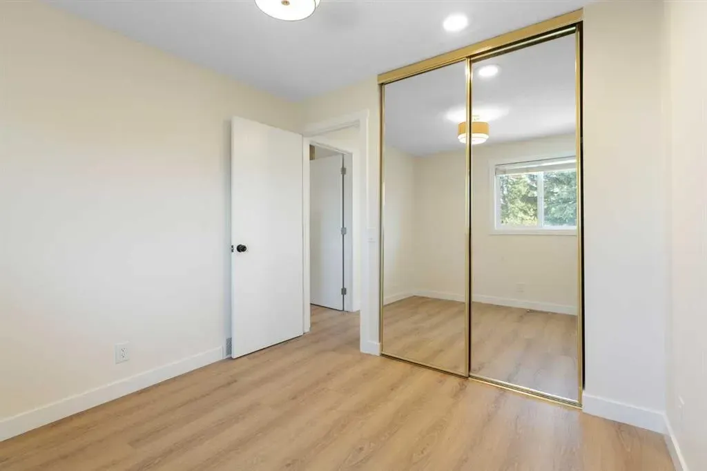 4915 45 Street SW, #7