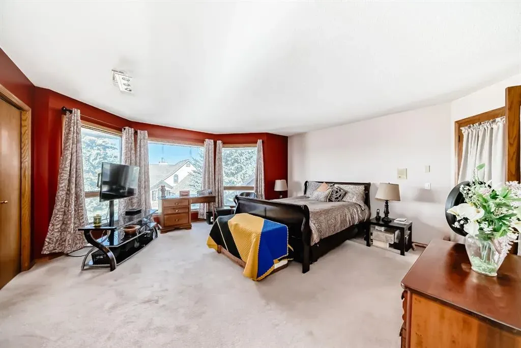 142 Edgeview Road NW