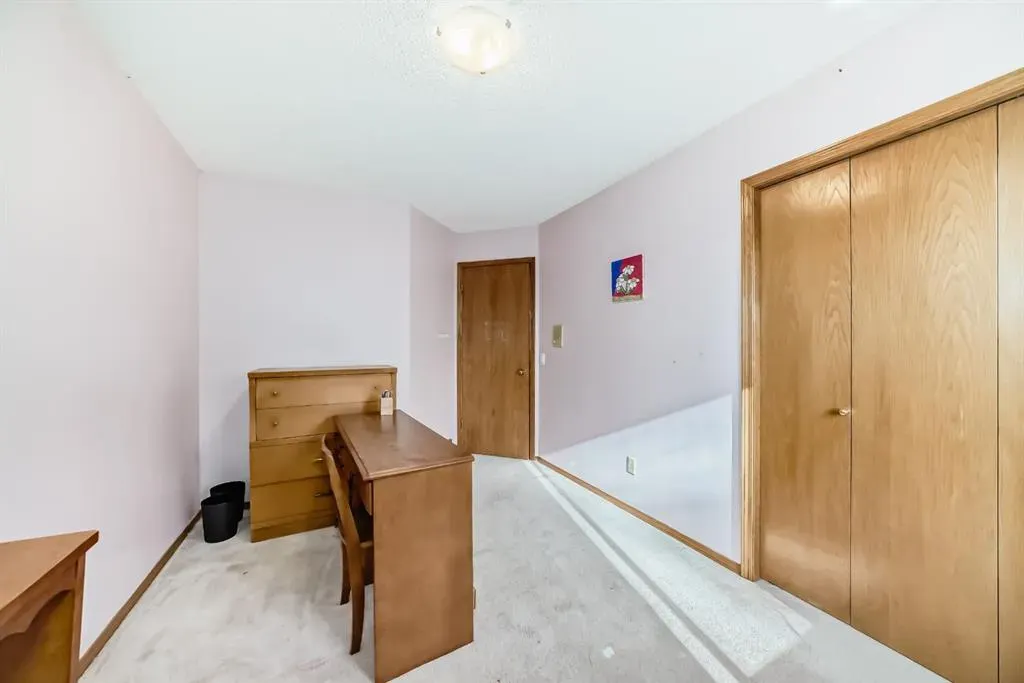 142 Edgeview Road NW