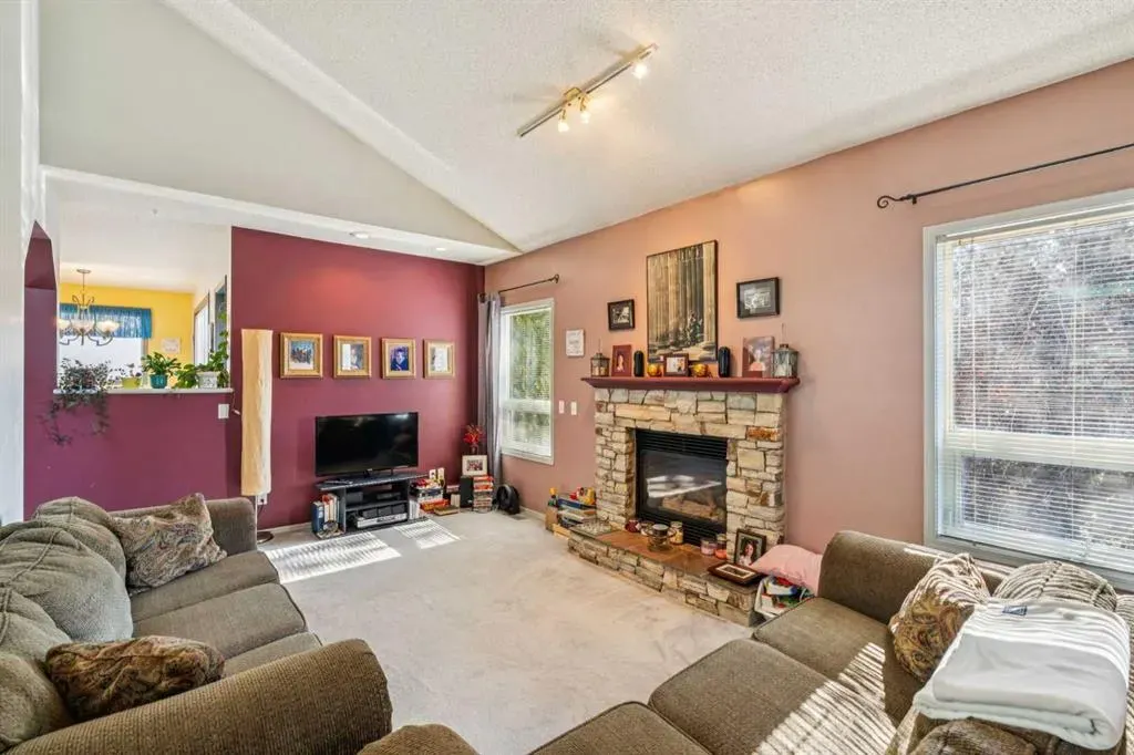 142 Elizabeth Way SE