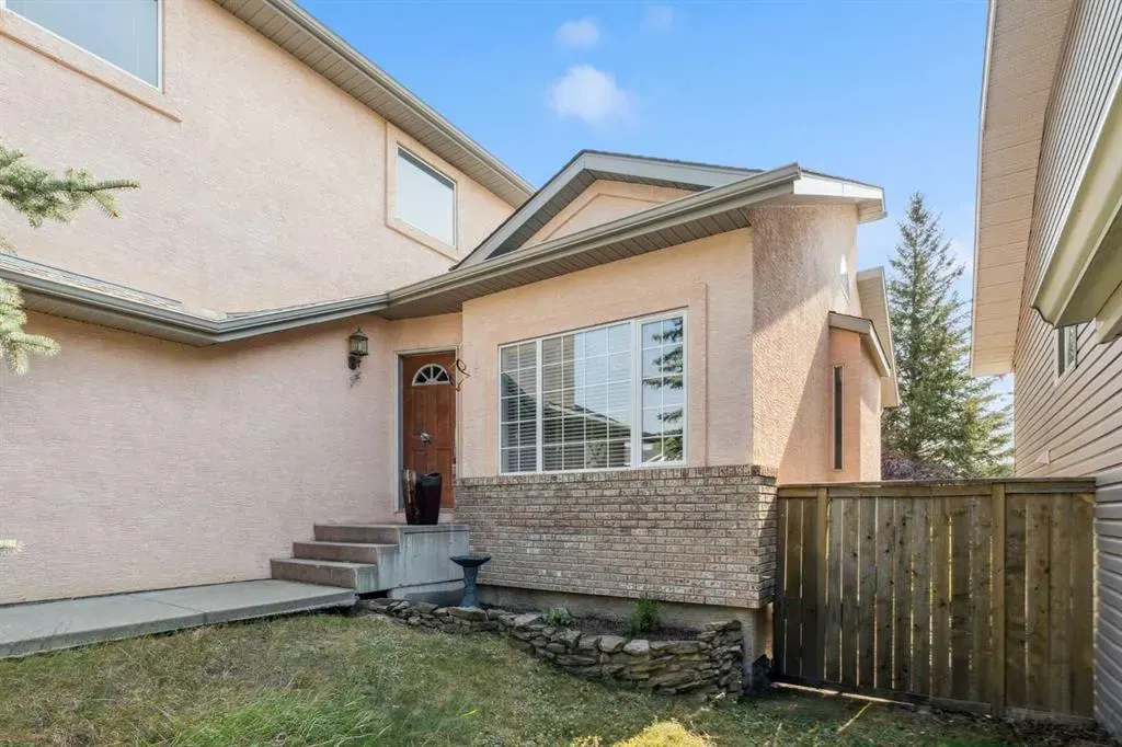 142 Elizabeth Way SE