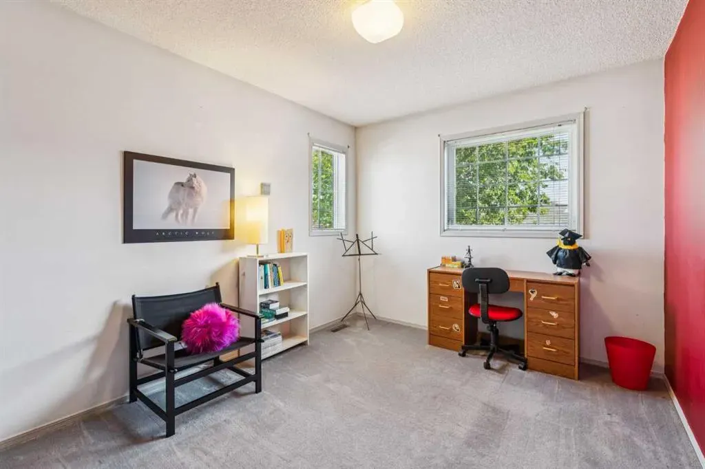 142 Elizabeth Way SE