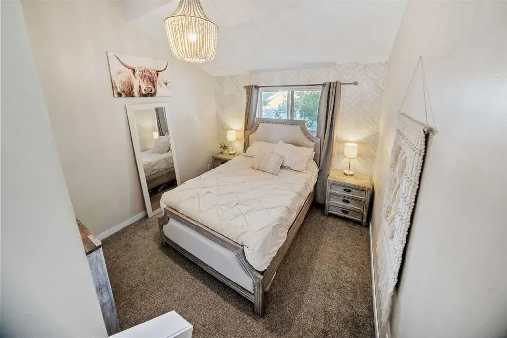 567 Edmonton Trail NE, #12