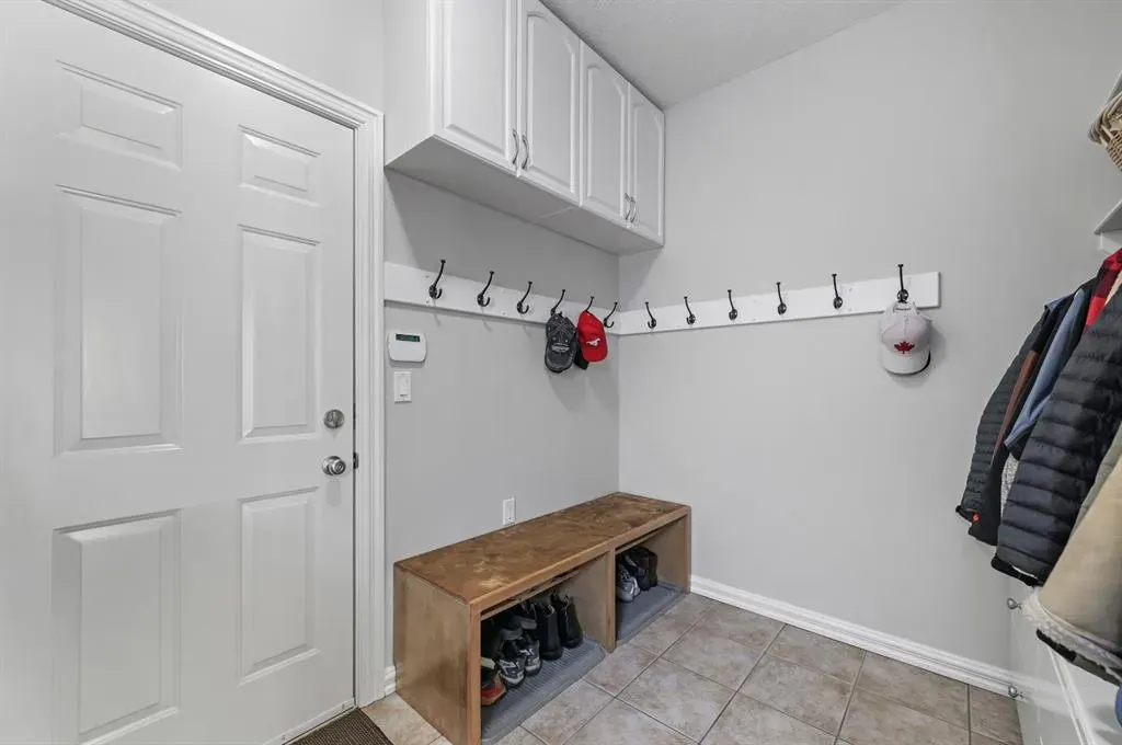 1458 Strathcona Drive SW