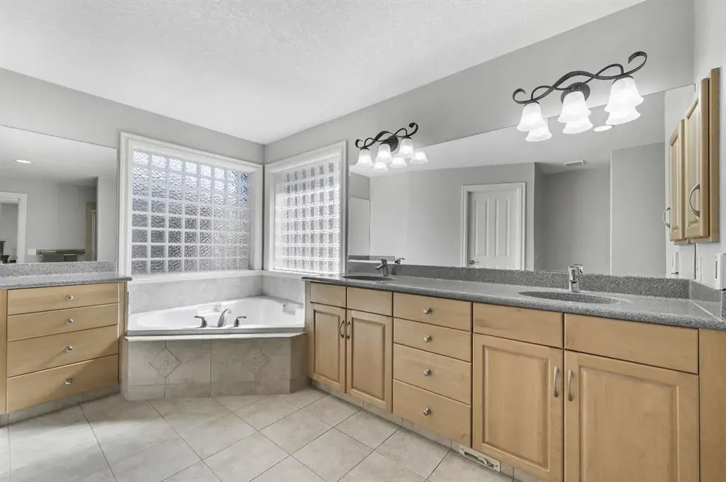1458 Strathcona Drive SW
