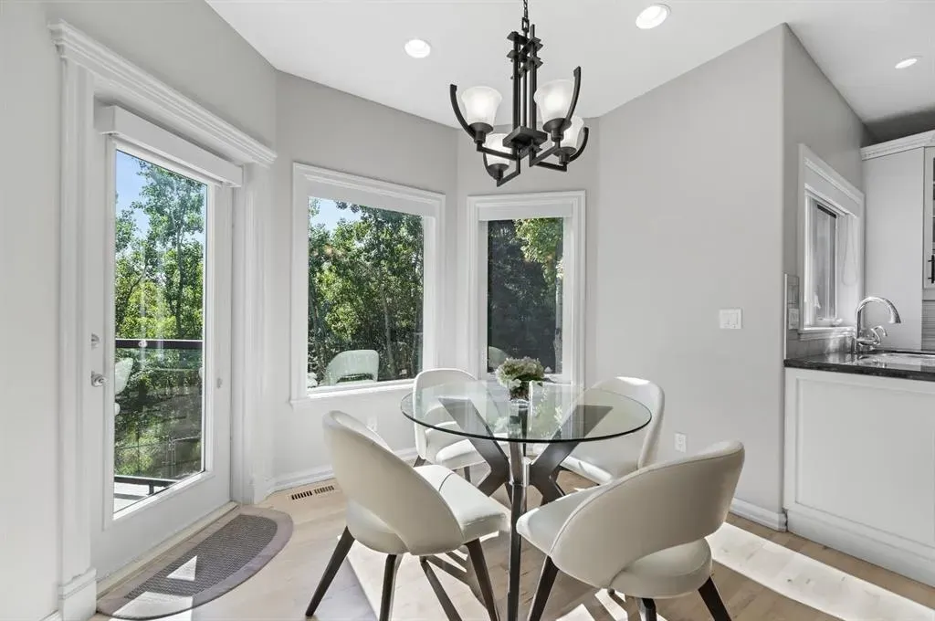 1458 Strathcona Drive SW