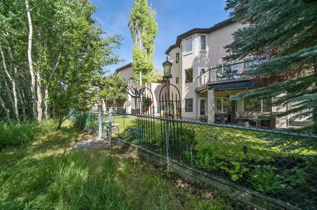 1458 Strathcona Drive SW
