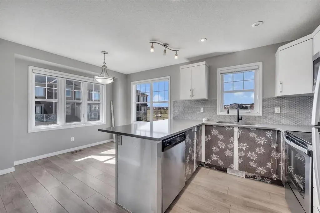 341 Cityscape Court NE