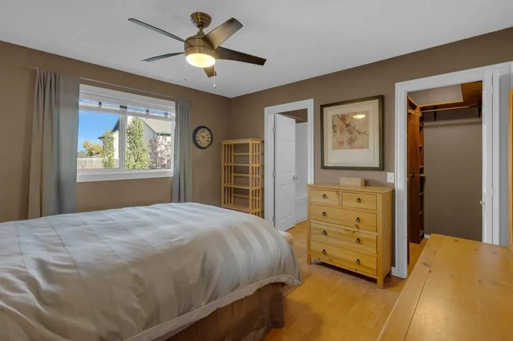 266 Canals Circle SW
