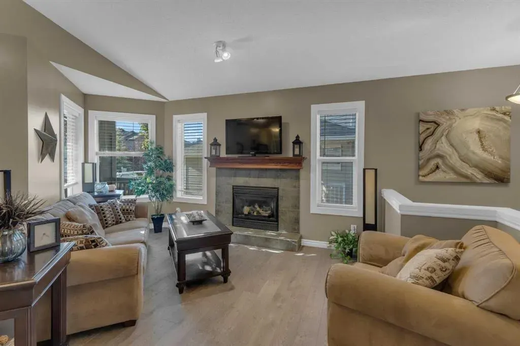 266 Canals Circle SW