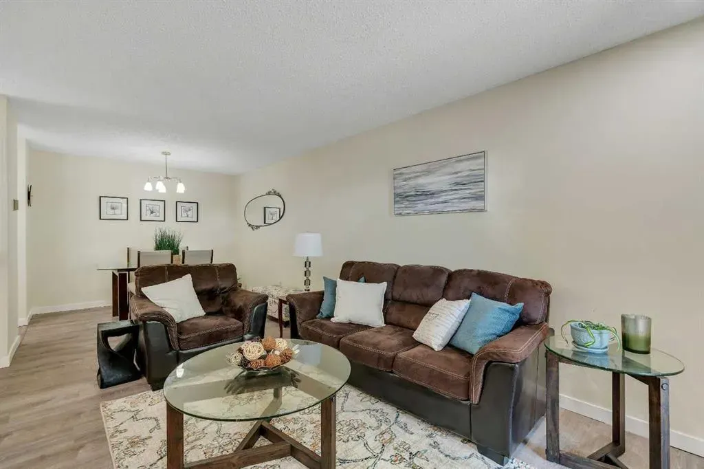 11 Dover Point SE, #104