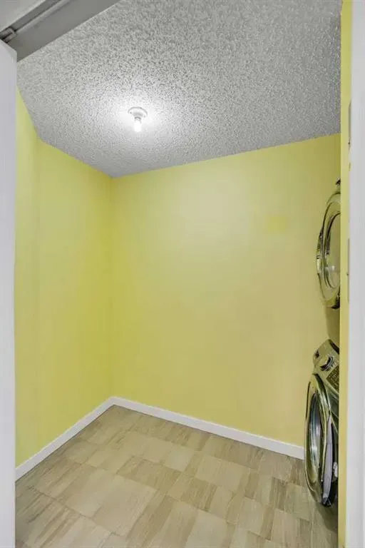 11 Dover Point SE, #104