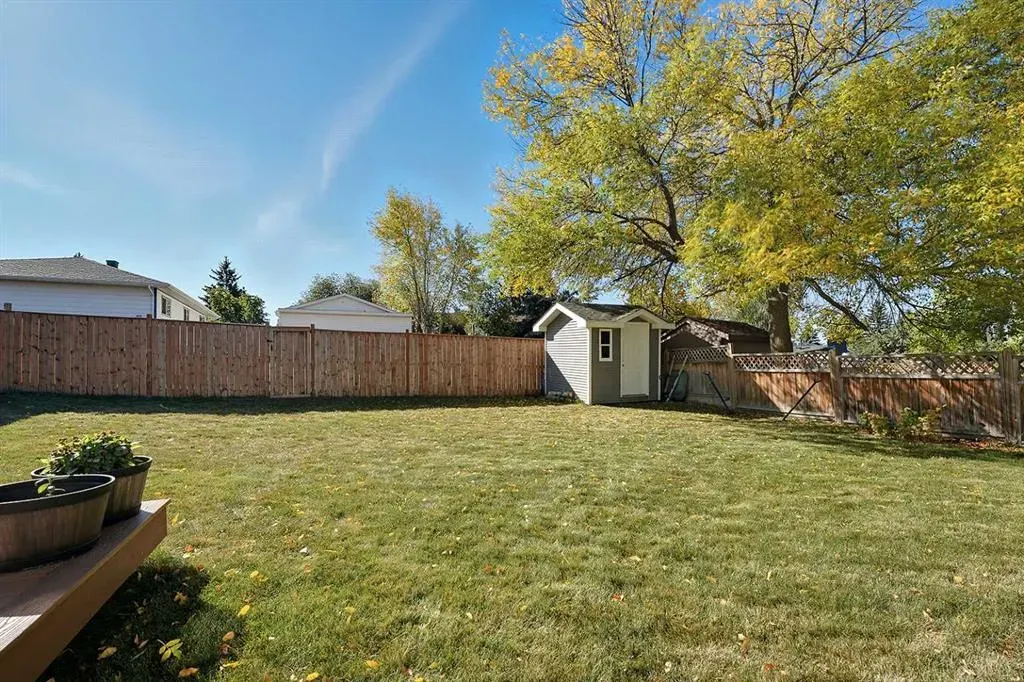 5215 38 Street Crescent