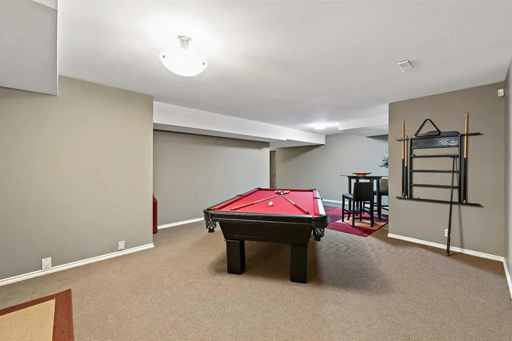 151 Hawkside Close NW