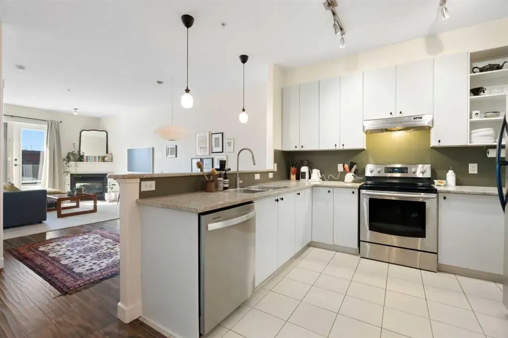 830 Centre Avenue NE, #406