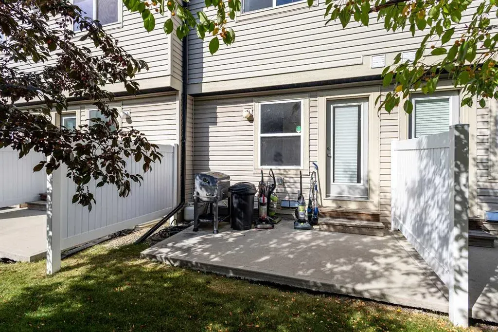 131 Saddlebrook Point NE