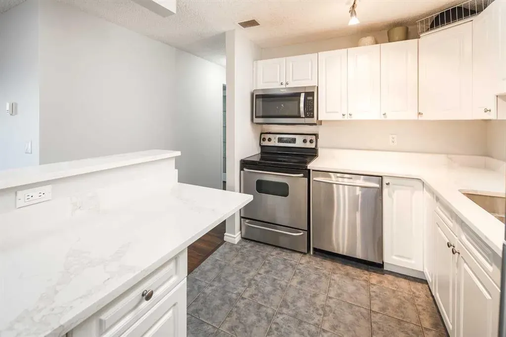 545 18 Avenue SW, #310