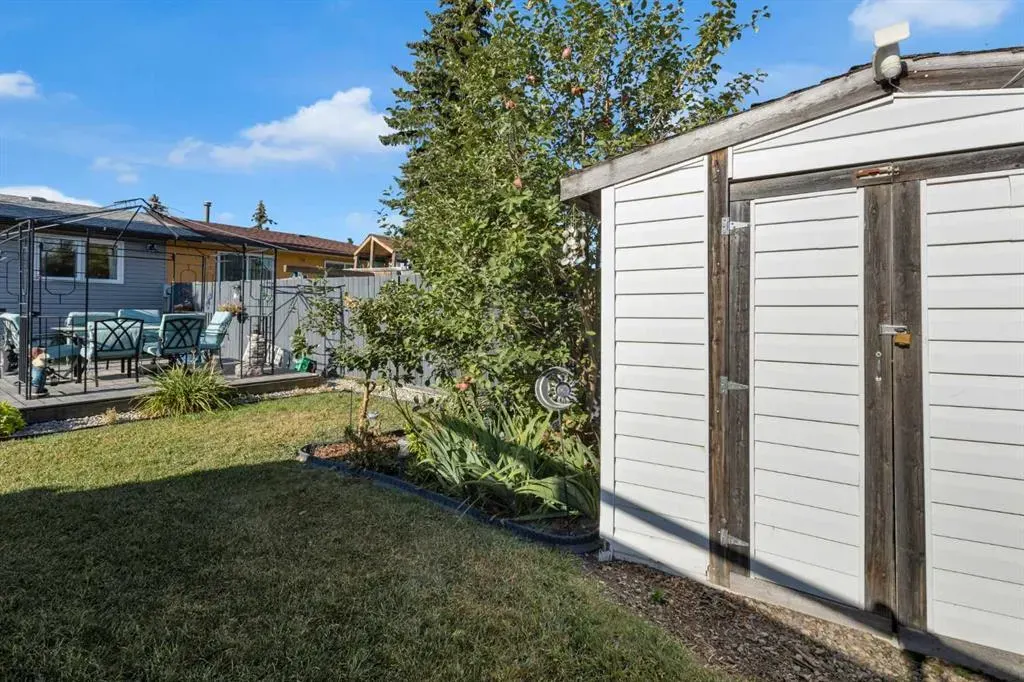 31 Rundlelawn Court NE