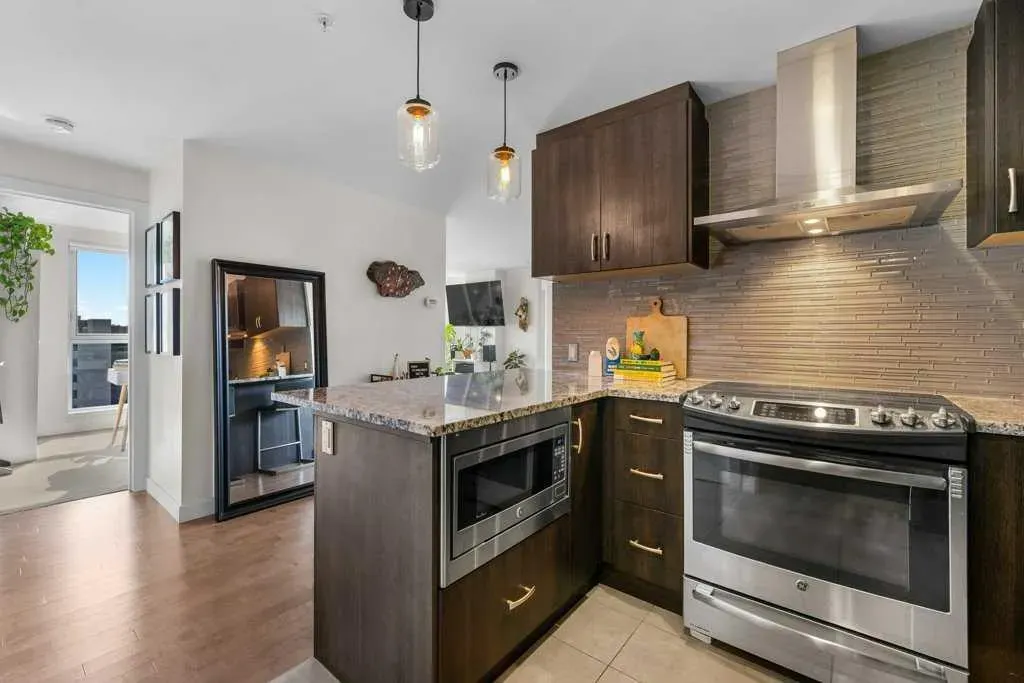303 13 Avenue SW, #810