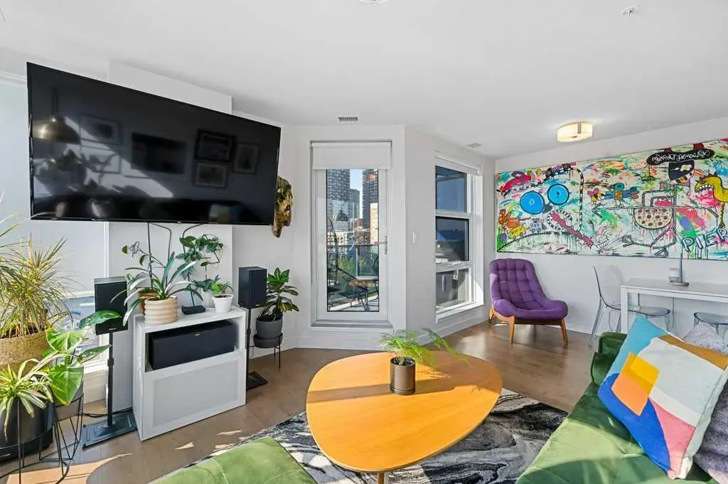303 13 Avenue SW, #810
