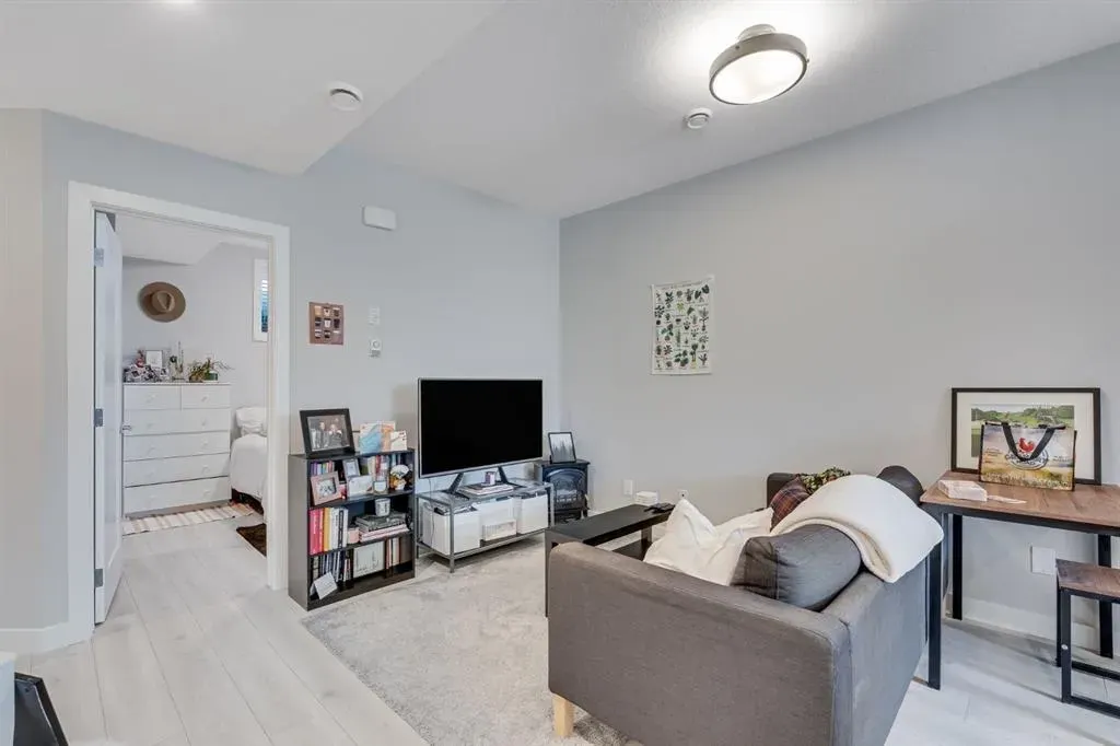 154 Creekside Drive SW