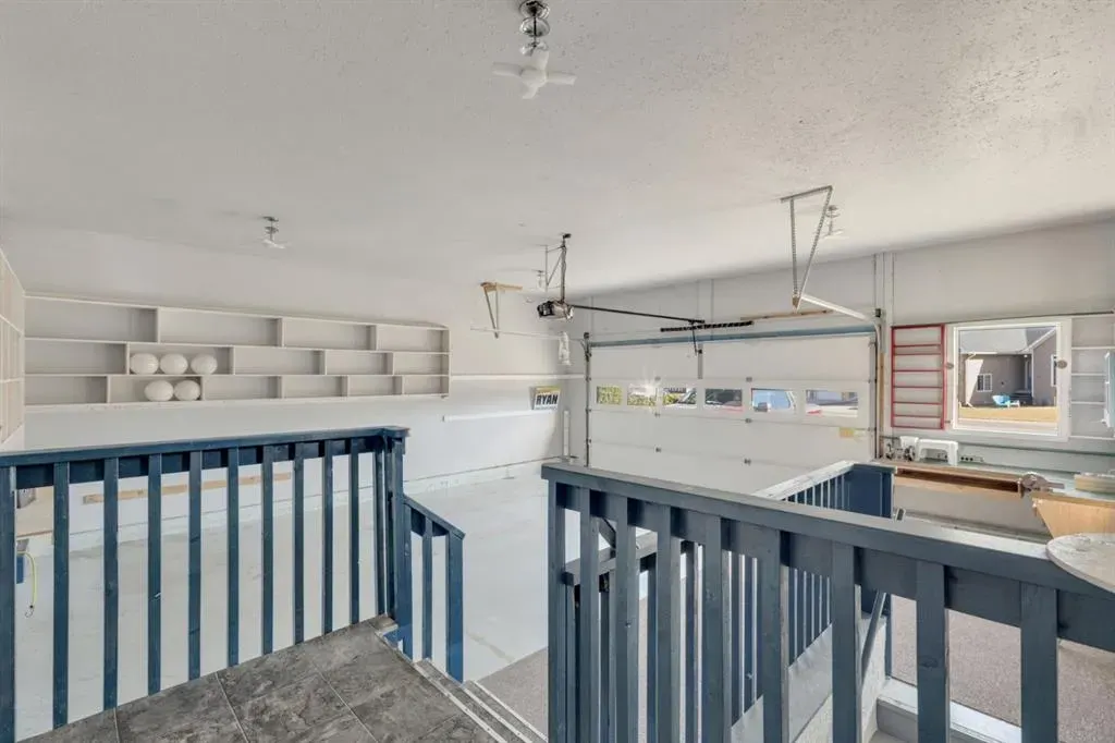 35 Vantage Crescent