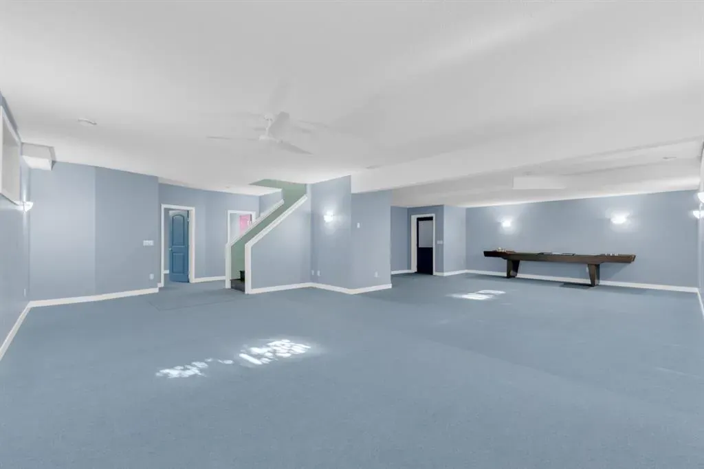 35 Vantage Crescent