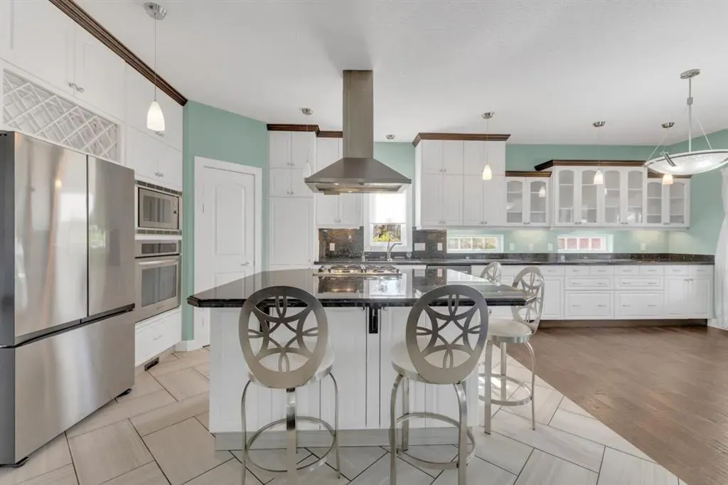 35 Vantage Crescent