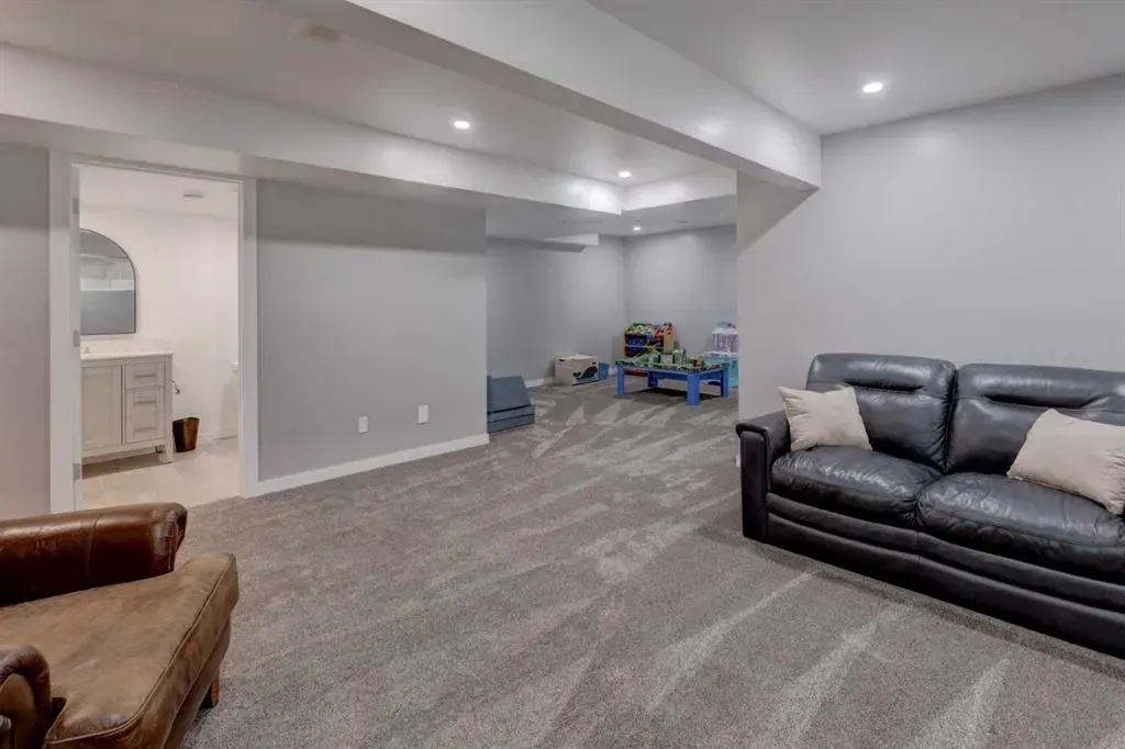 487 Rivercrest Road