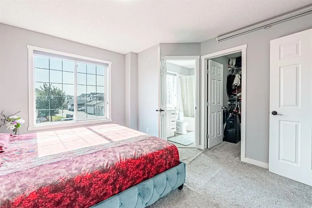 10 Taralake Lane NE