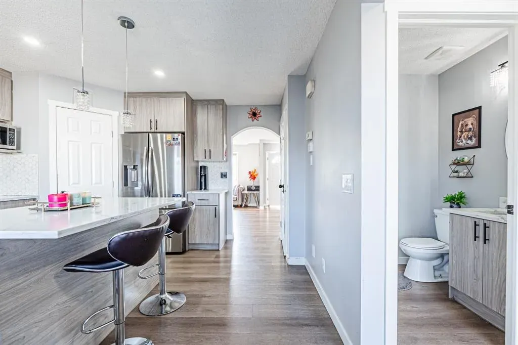 10 Taralake Lane NE