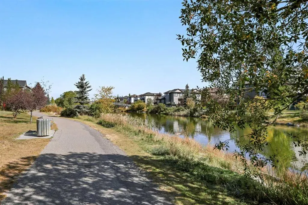 194 Canals Close SW