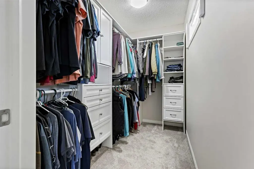 194 Canals Close SW