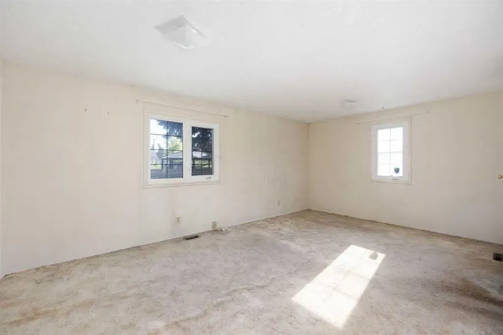 13 Saunderson Avenue